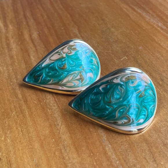 Green Necklace + Vintage Earrings Set - Picture 9 of 11